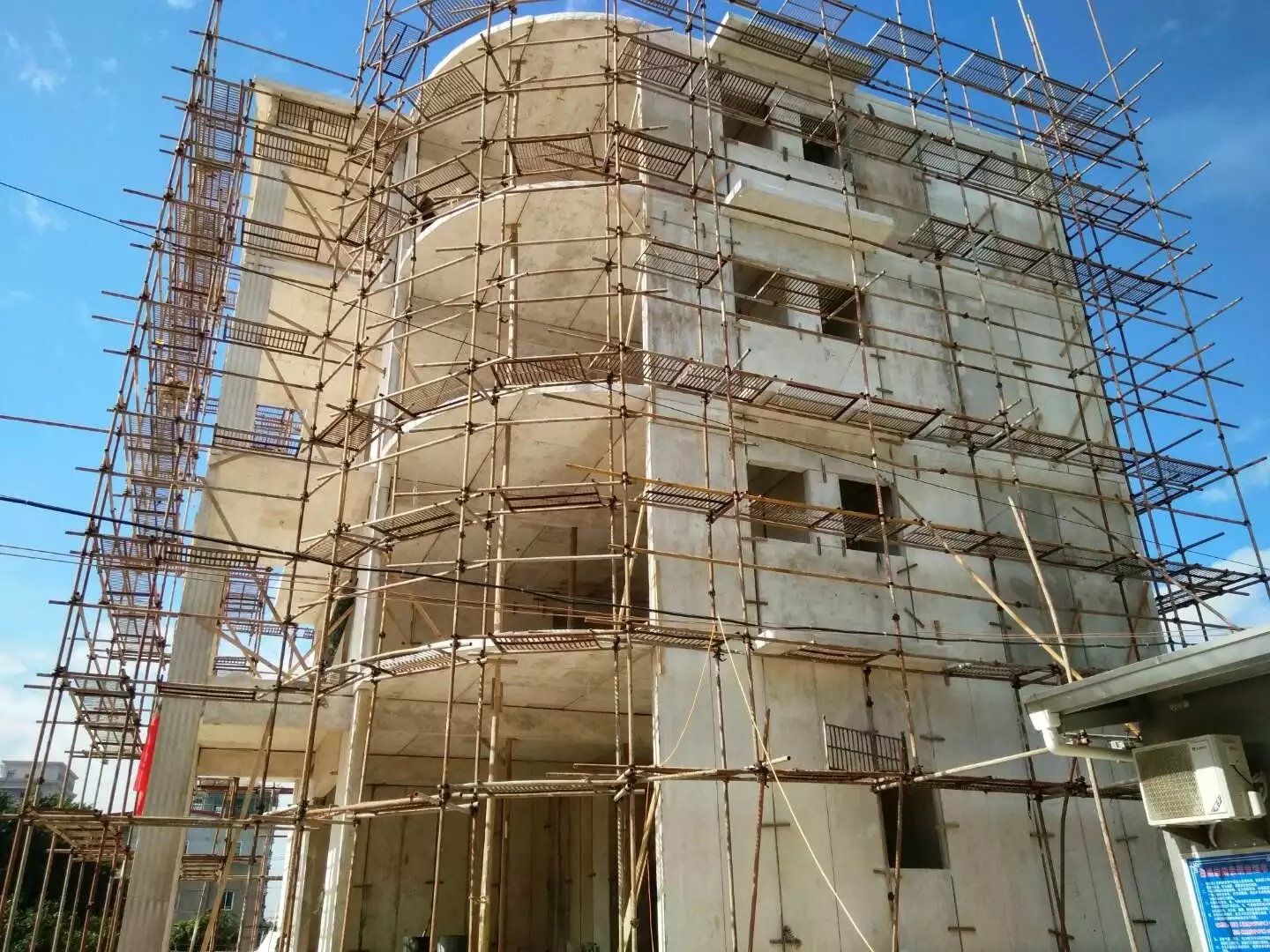 宣城星河绿色环保装配式建材在福建修建的五层别墅建筑
